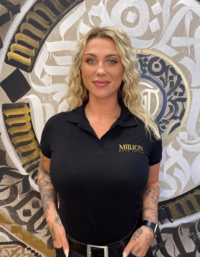 Jenet - Piercerin, Permant Make-Up Artist & Geschäftsführung